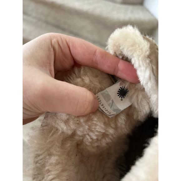 UGG Gold Glitter Sparkle Ankle Shearling Line Bow Back Boot - Picture 10 of 12